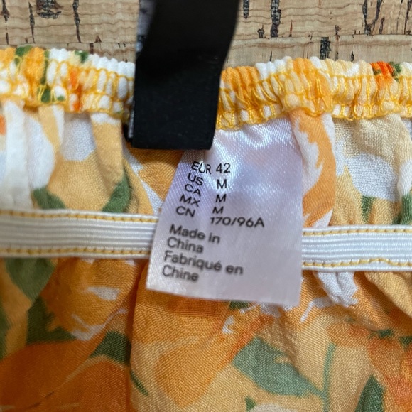 Cute Floral Divided Crop Top! - Picture 3 of 6